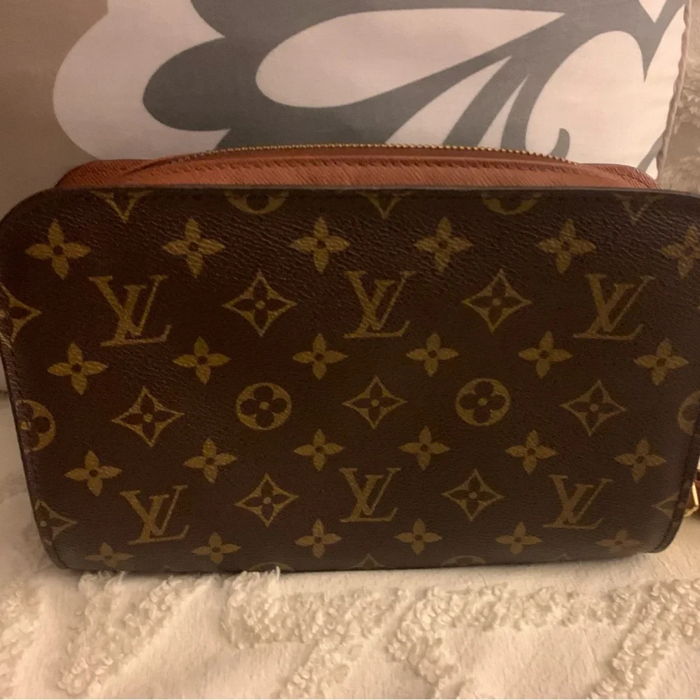 Louis Vuitton Orsay Clutch - Picture 6 of 13